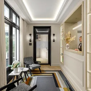 5* Aparthotel Black Door